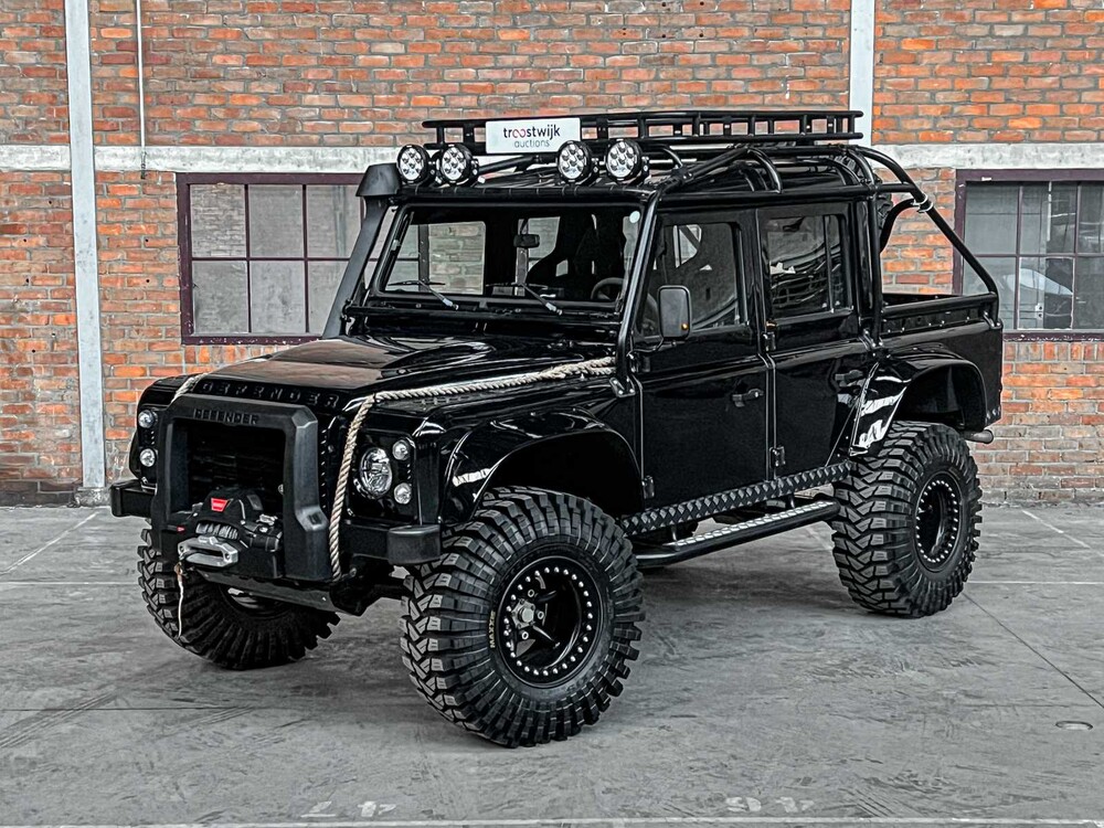Land Rover Defender (Special Vehicle Operations SVX ‘Spectre’ Look) 2.5 TD5 110 SW G4 122pk 2004 (Origineel-NL), 69-NV-ZH