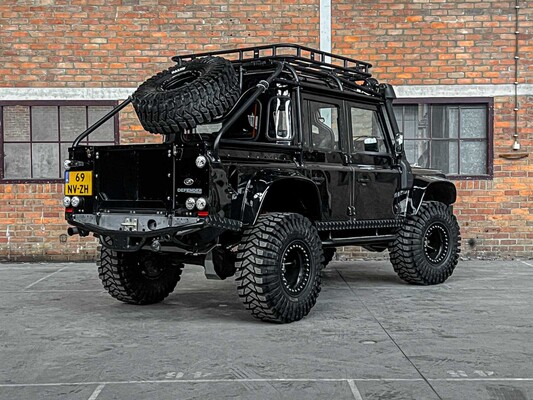Land Rover Defender (Special Vehicle Operations SVX 'Spectre' Look) 2.5 TD5 110 SW G4 122PS 2004 (Original-NL), 69-NV-ZH