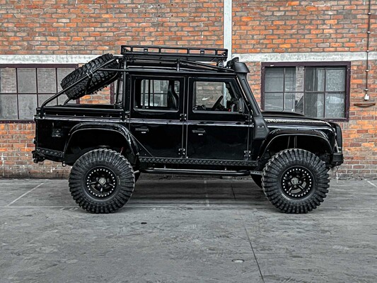 Land Rover Defender (Special Vehicle Operations SVX 'Spectre' Look) 2.5 TD5 110 SW G4 122PS 2004 (Original-NL), 69-NV-ZH