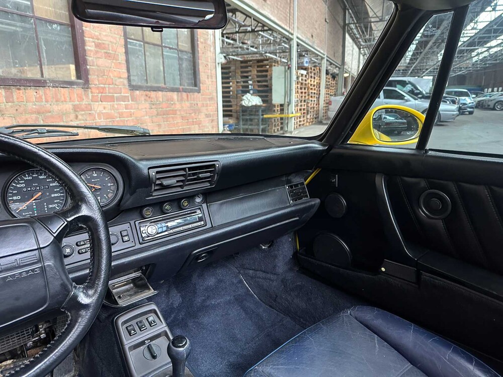 Porsche 911 964 Carrera Cabrio 250pk 1992 Youngtimer