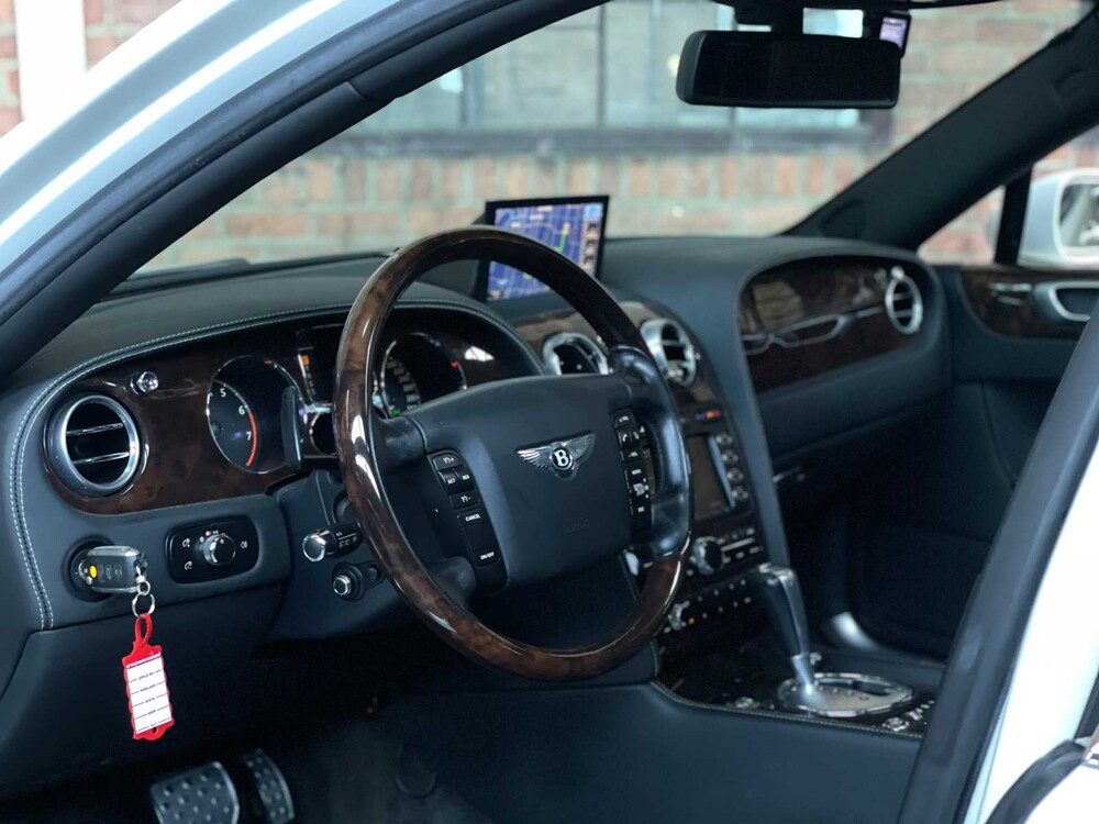 Bentley Continental Flying Spur 6.0 W12 525pk 2007 Youngtimer