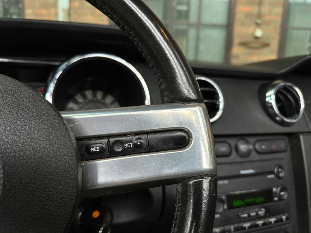Ford Mustang Cabriolet 4.0 V6 214pk 2005