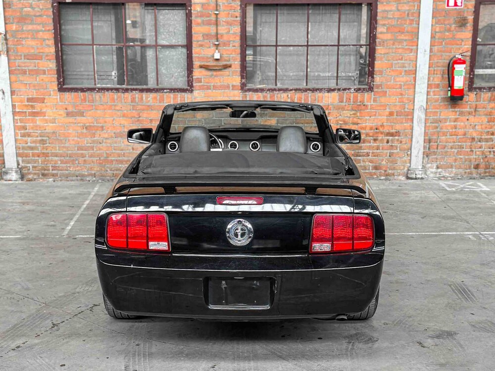 Ford Mustang Cabriolet 4.0 V6 214pk 2005