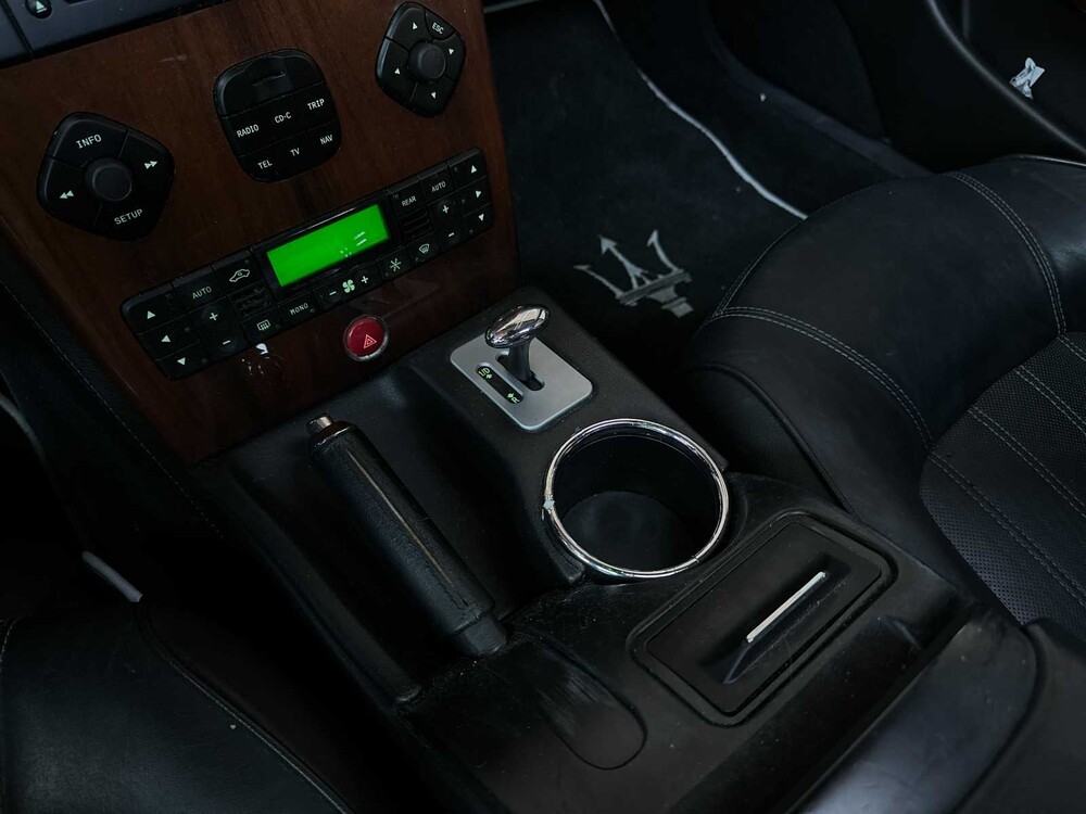 Maserati Quattroporte 4.2 V8 401pk 2005, Z-476-JX Youngtimer