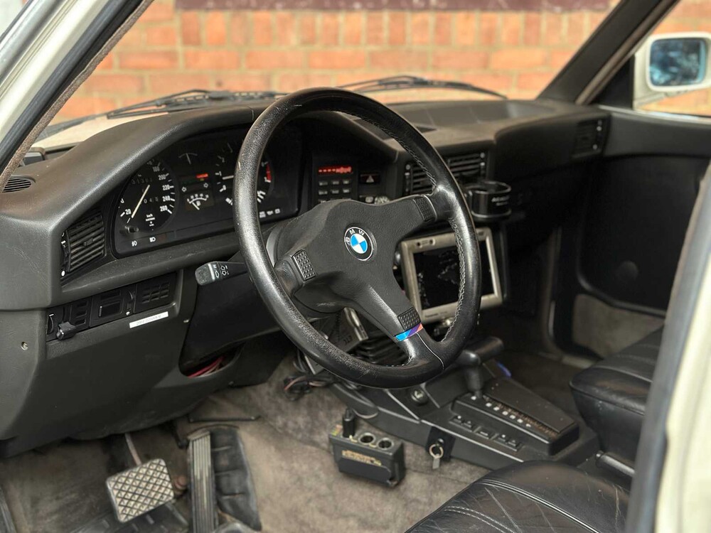 BMW M535i M-Sport E28 3.5 6L 218pk 1985 5-serie OLDTIMER
