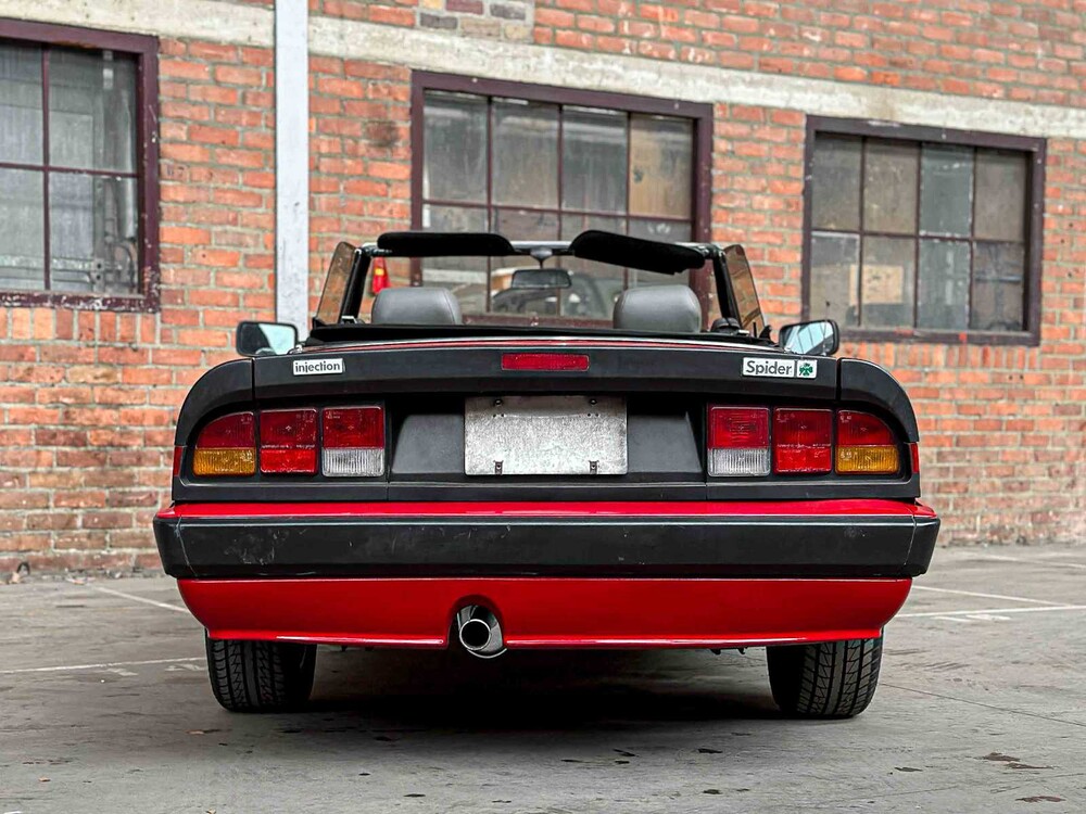 Alfa Romeo Spider 2.0 115pk 1987