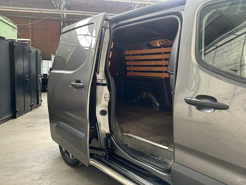 Toyota PROACE CITY 1.5 Profession. Long 131pk 2020, VHL-56-G