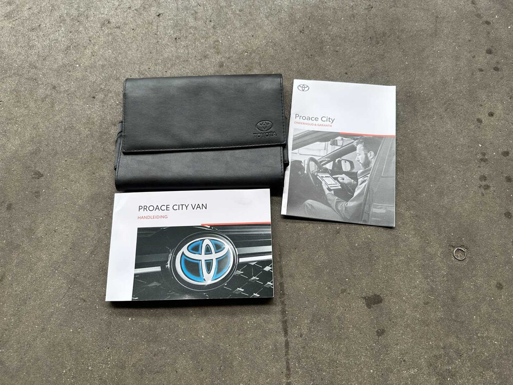Toyota PROACE CITY 1.5 Profession. Long 131pk 2020, VHL-56-G