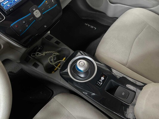 Nissan LEAF Base 24 kWh 2012, 20-ZDD-3