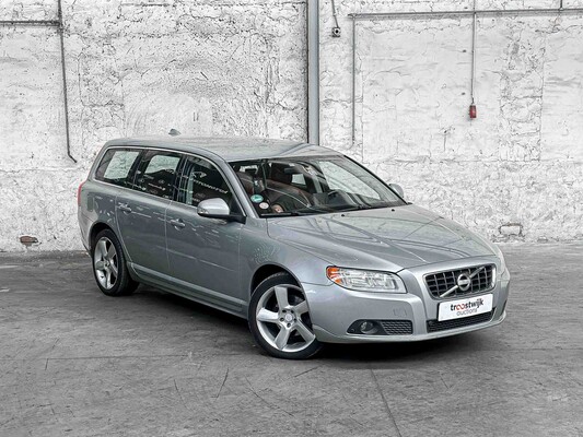 Volvo V70 2.4D Momentum 175hp 2010, 48-KXP-9