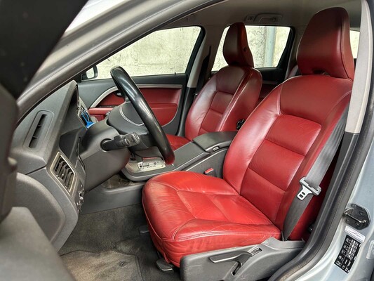 Volvo V70 2.4D Momentum 175hp 2010, 48-KXP-9