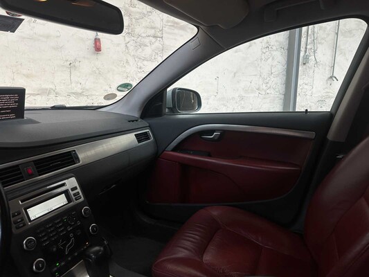Volvo V70 2.4D Momentum 175hp 2010, 48-KXP-9