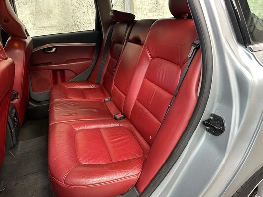 Volvo V70 2.4D Momentum 175hp 2010, 48-KXP-9