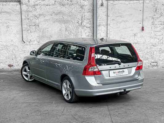 Volvo V70 2.4D Momentum 175hp 2010, 48-KXP-9