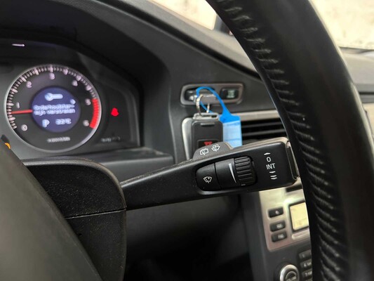 Volvo V70 2.4D Momentum 175hp 2010, 48-KXP-9