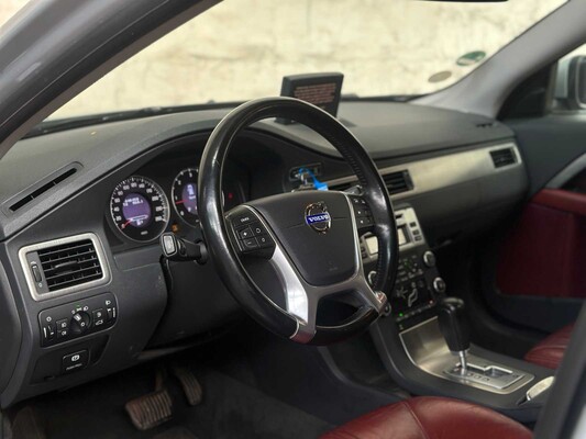 Volvo V70 2.4D Momentum 175hp 2010, 48-KXP-9