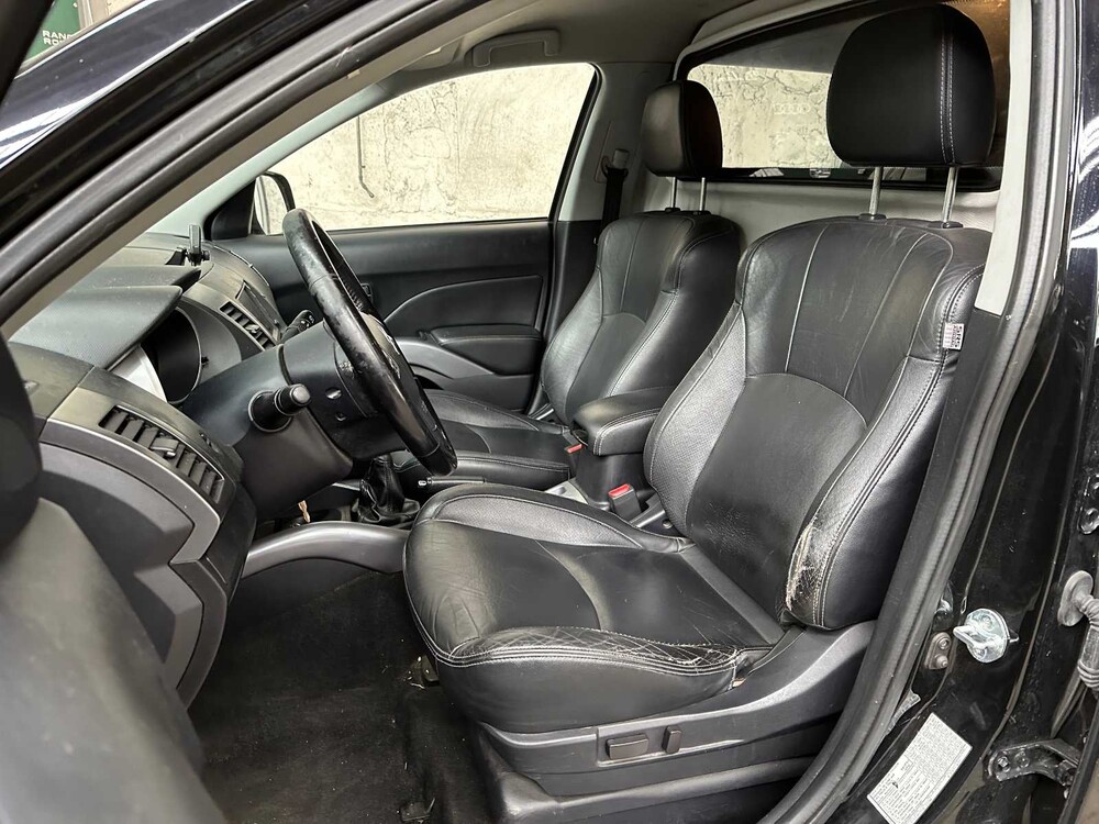 Citroen C-Crosser 2.2 HDiF Dynamique 156pk 2008, 13-VNT-8