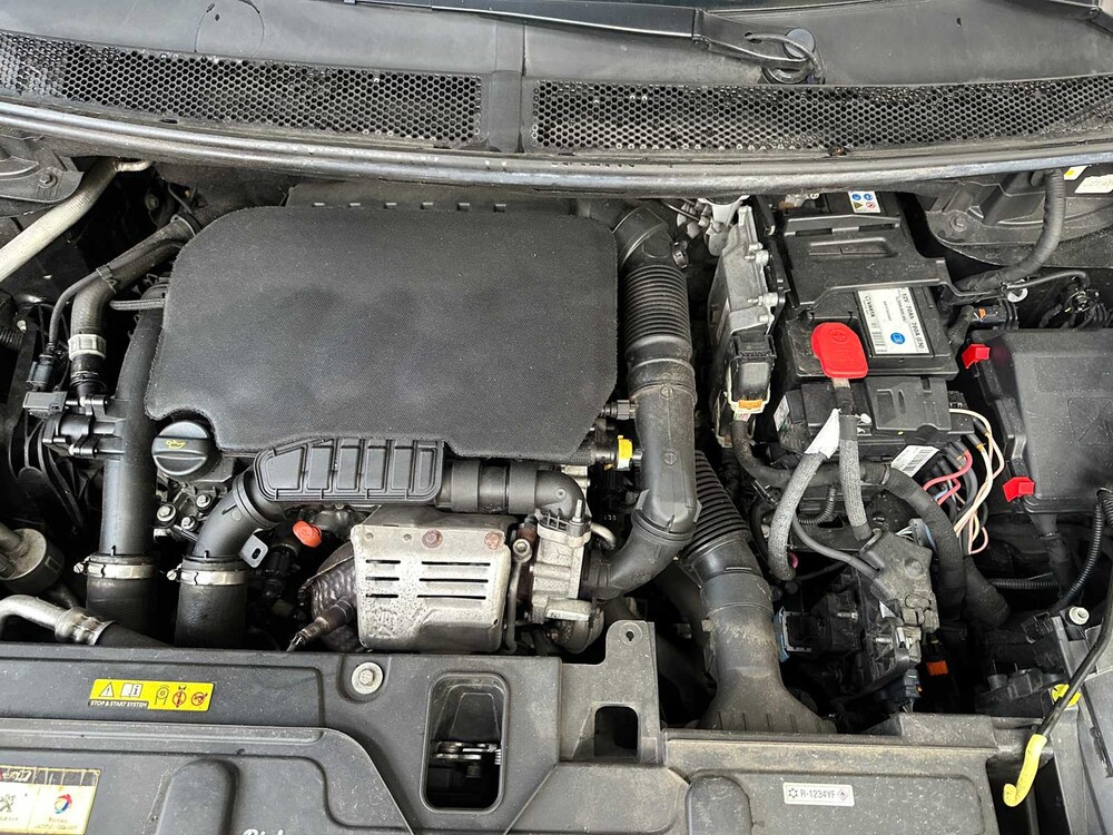 Peugeot 5008 1.2 PureTech Allure 131hp 2018, SN-451-R