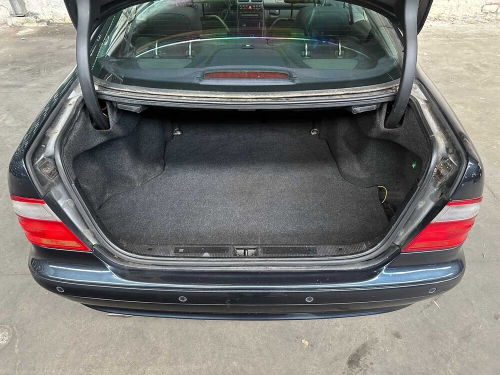 Mercedes-Benz CLK-klasse Coupé CLK-klasse Coupé-320 Elegance-2002 218PK (Origineel-NL) 30-JL-FV