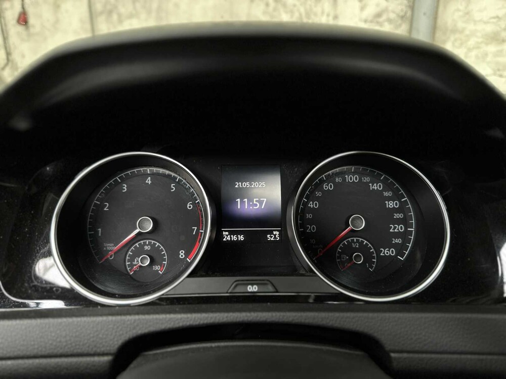 Volkswagen Golf 1.4 TSI ACT Business Edition 150pk 2015, 7-ZKB-17