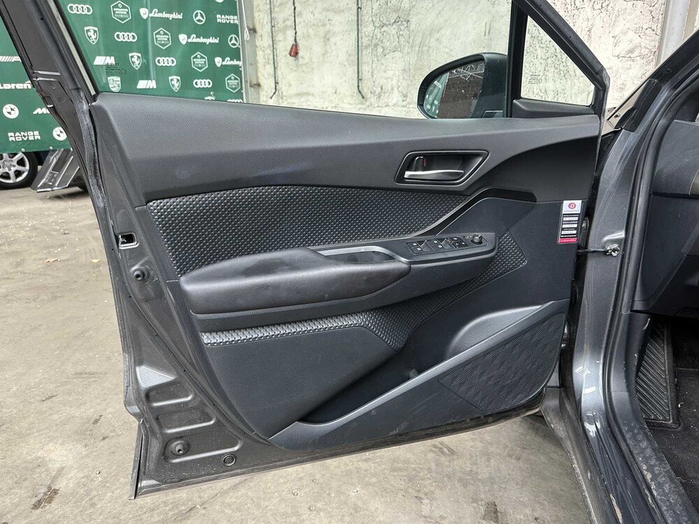 Toyota C-HR 1.2 Dynamic 116pk 2017, NS-334-V