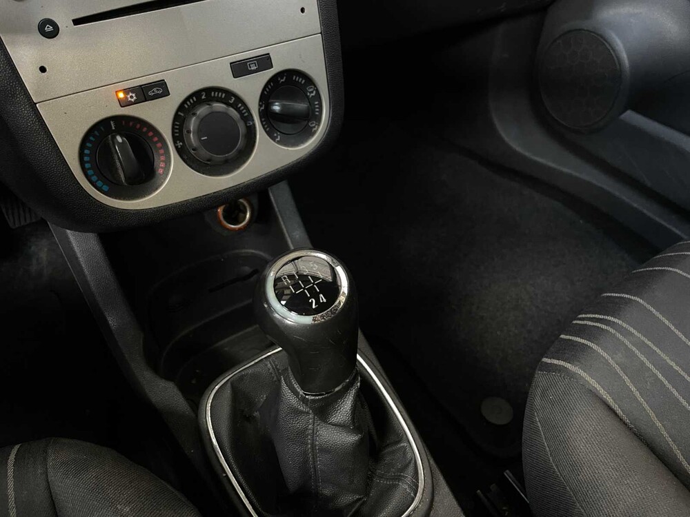 Opel Corsa 1.2-16V Enjoy 80pk 2008, 39-ZF-TL