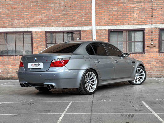 BMW M5 5.0 V10 500PS 2006 5er Youngtimer
