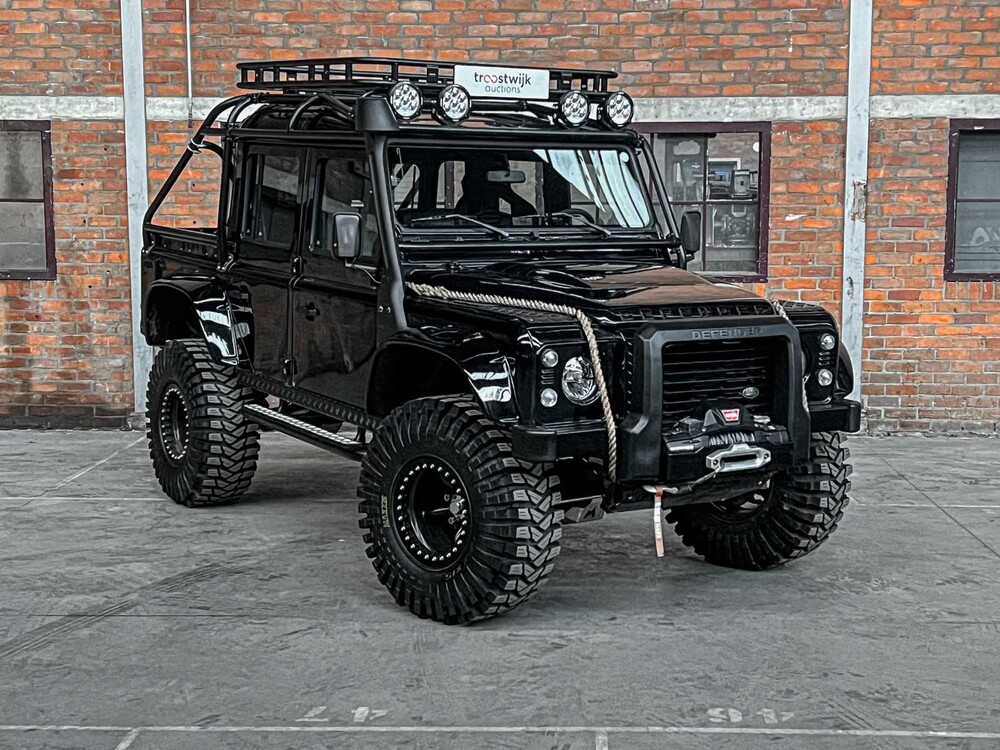 Land Rover Defender (Special Vehicle Operations SVX ‘Spectre’ Look) 2.5 TD5 110 SW G4 122pk 2004 (Origineel-NL), 69-NV-ZH 