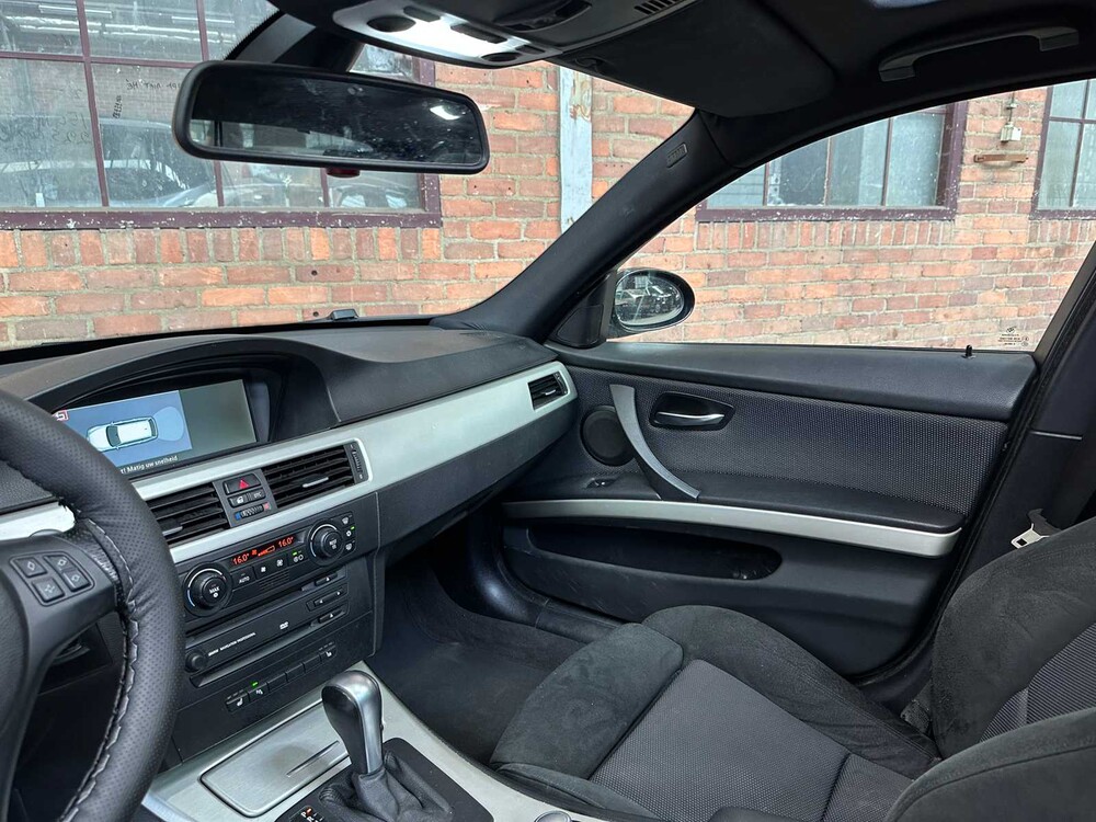 BMW 325i Touring High Executive 218hp 2006 3-series, 6-SFX-12 Youngtimer