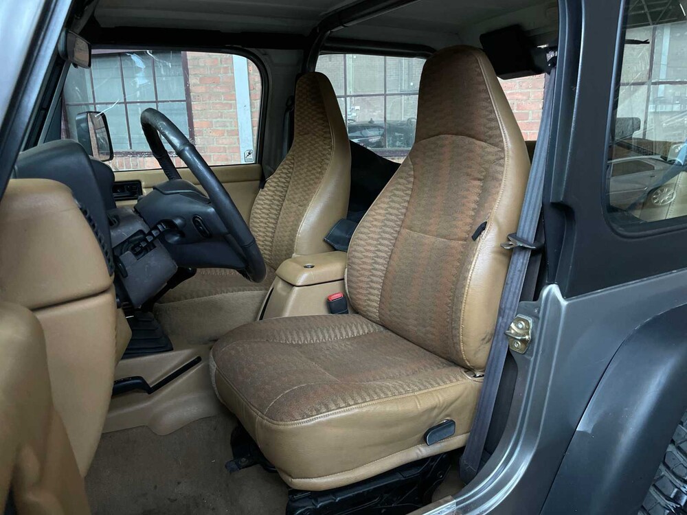 Jeep Wrangler 2.5i Softtop + Hardtop 118pk 1998, N-946-BP