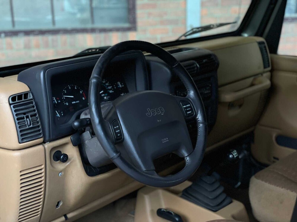 Jeep Wrangler 2.5i Softtop + Hardtop 118pk 1998, N-946-BP