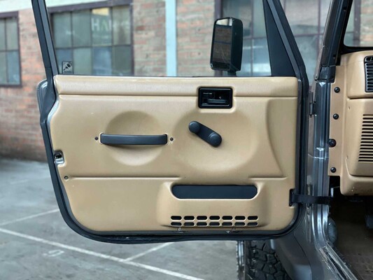 Jeep Wrangler 2.5i Softtop + Hardtop 118PS 1998, N-946-BP