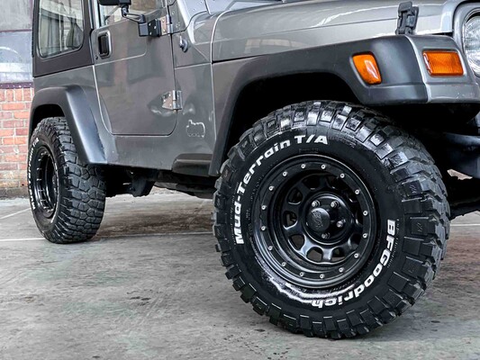 Jeep Wrangler 2.5i Softtop + Hardtop 118PS 1998, N-946-BP