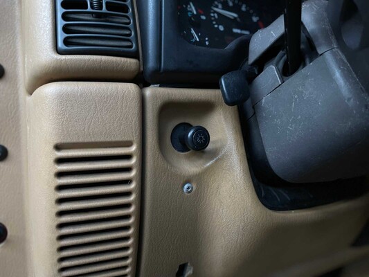 Jeep Wrangler 2.5i Softtop + Hardtop 118PS 1998, N-946-BP