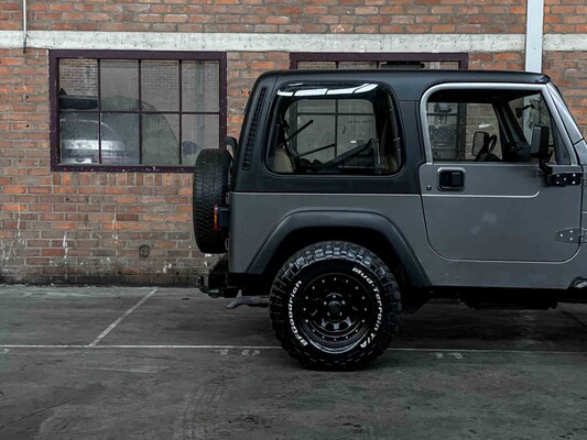 Jeep Wrangler 2.5i Softtop + Hardtop 118PS 1998, N-946-BP