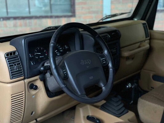 Jeep Wrangler 2.5i Softtop + Hardtop 118PS 1998, N-946-BP