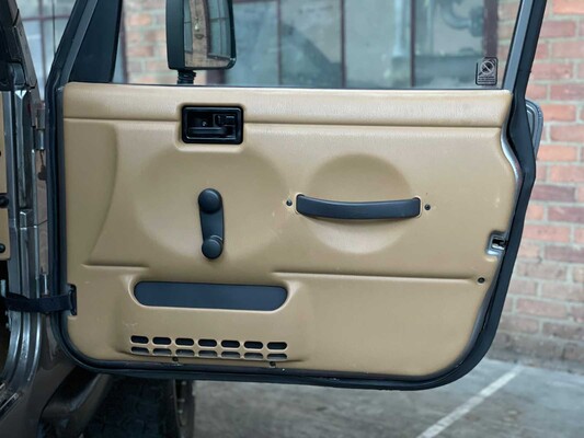 Jeep Wrangler 2.5i Softtop + Hardtop 118PS 1998, N-946-BP