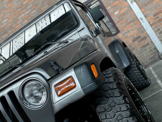 Jeep Wrangler 2.5i Softtop + Hardtop 118PS 1998, N-946-BP