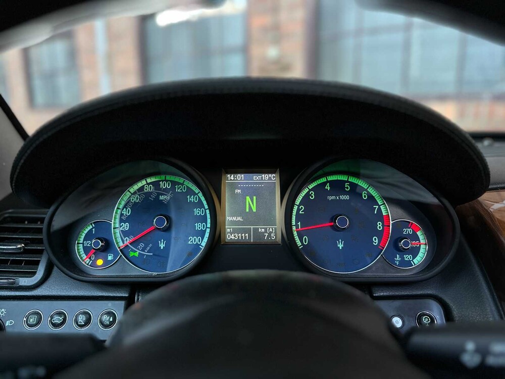 Maserati Quattroporte 4.2 V8 401pk 2005, Z-476-JX Youngtimer