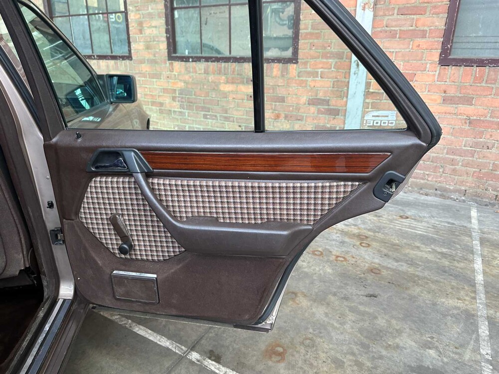 Mercedes-Benz E220 W124 2.2 150pk 1994 E-Klasse