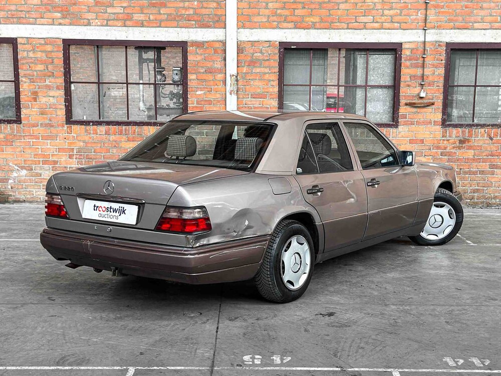 Mercedes-Benz E220 W124 2.2 150pk 1994 E-Klasse