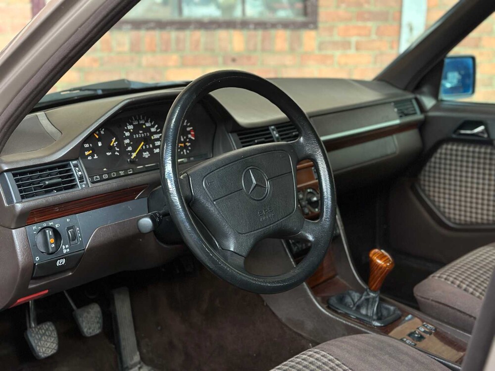 Mercedes-Benz E220 W124 2.2 150pk 1994 E-Klasse