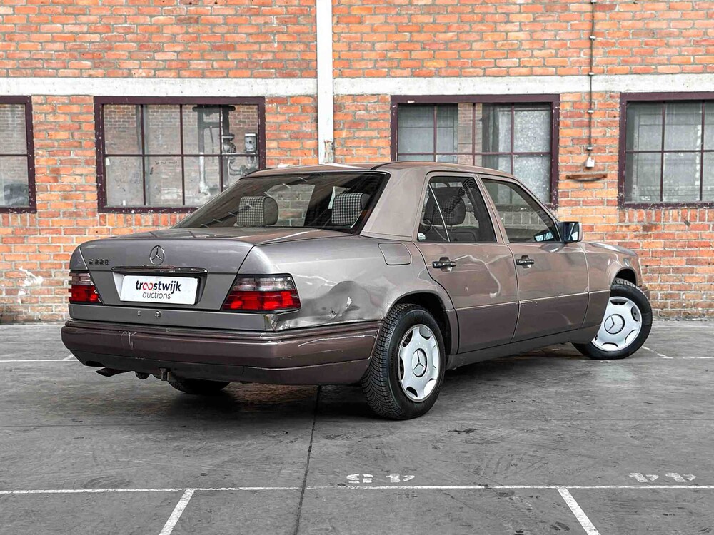 Mercedes-Benz E220 W124 2.2 150pk 1994 E-Klasse