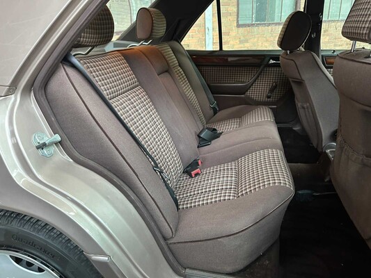 Mercedes-Benz E220 W124 2.2 150PS 1994 E-Klasse