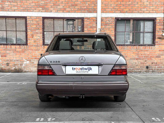 Mercedes-Benz E220 W124 2.2 150PS 1994 E-Klasse