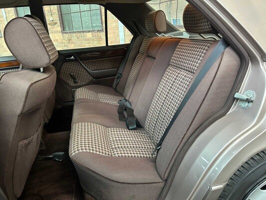 Mercedes-Benz E220 W124 2.2 150PS 1994 E-Klasse
