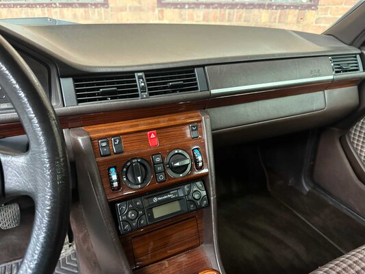 Mercedes-Benz E220 W124 2.2 150PS 1994 E-Klasse