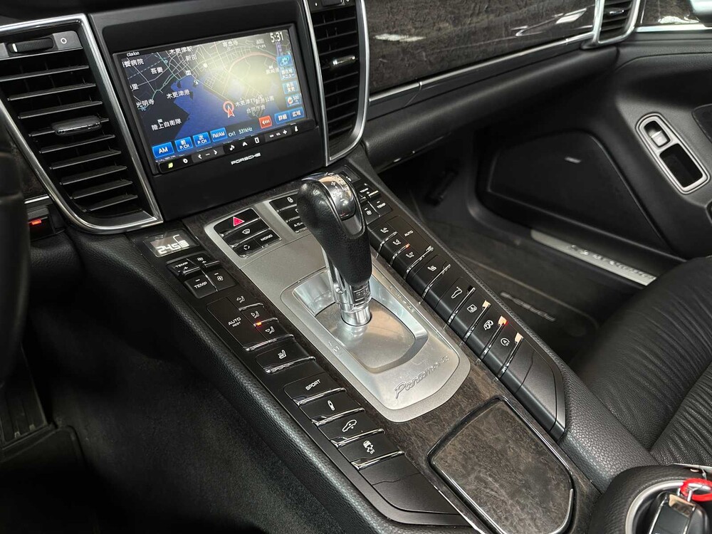 Porsche Panamera 4S 4.8 V8 400pk 2012