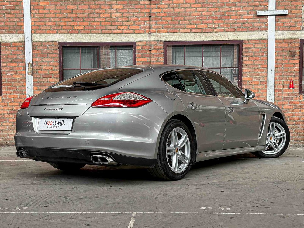 Porsche Panamera 4S 4.8 V8 400pk 2012