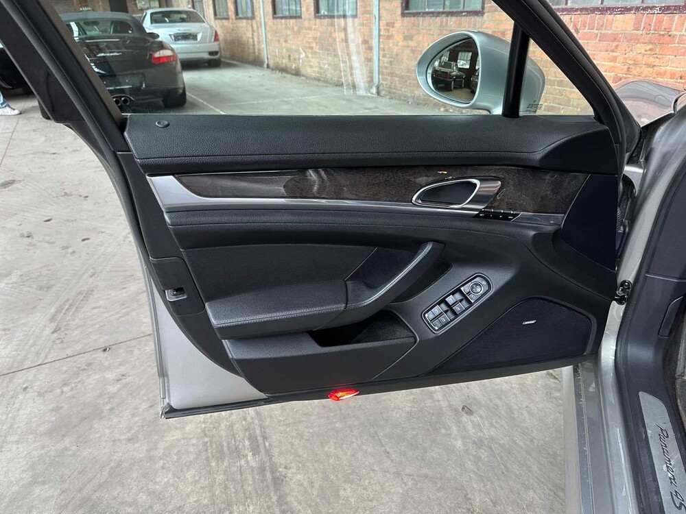 Porsche Panamera 4S 4.8 V8 400pk 2012
